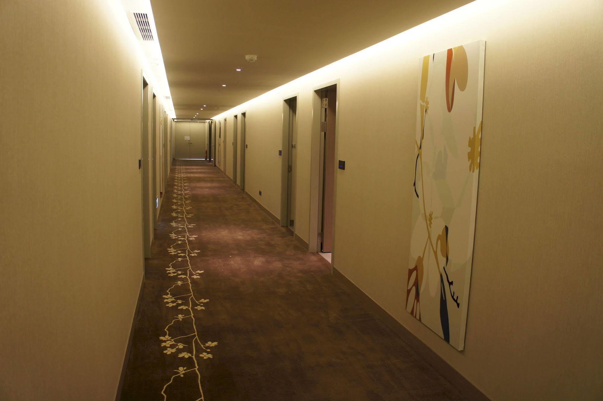 מלון Kaohsiung International Plaza מראה חיצוני תמונה